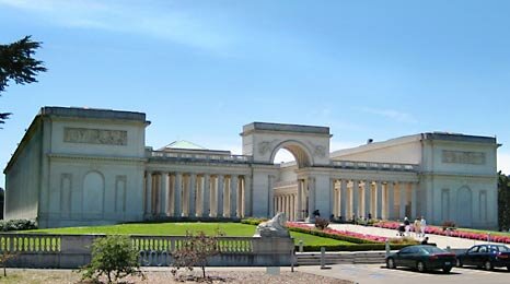 Дворец Легиона чести в Сан-Франциско с музеем в нем 